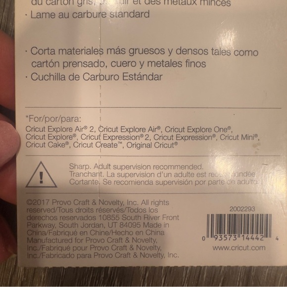 2 Brand New Cricut Fabtic Blades and Housing Set - Deep Point and Bond Fabric - Picture 5 of 9